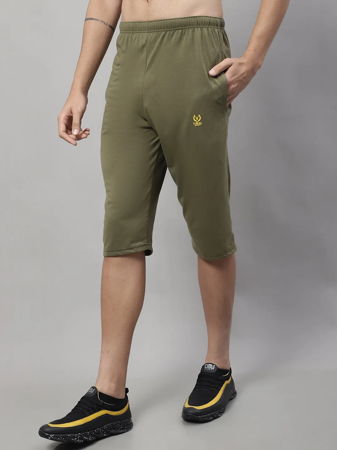 Vimal Jonney Olive Regular fit Cotton Capri for Men